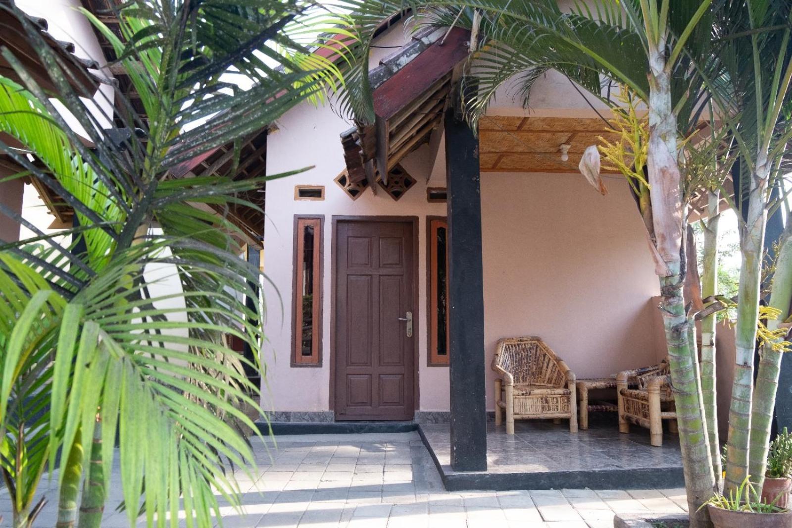 Ramdan Homestay Kuta  Екстериор снимка