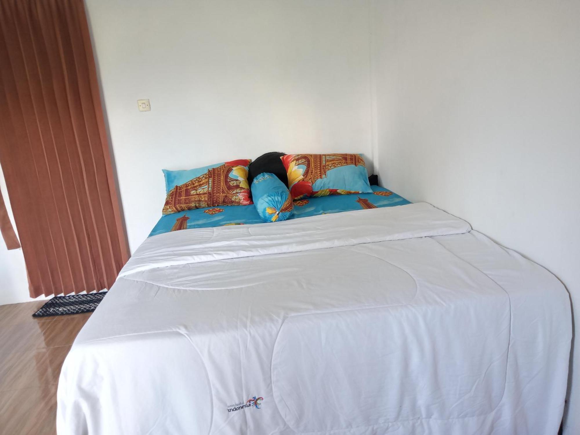Ramdan Homestay Kuta  Стая снимка