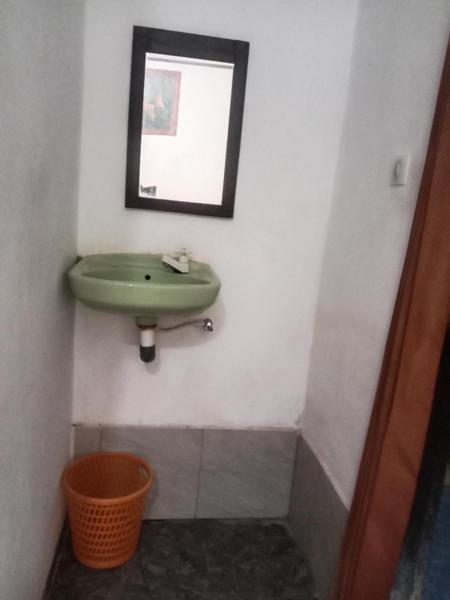 Ramdan Homestay Kuta  Екстериор снимка