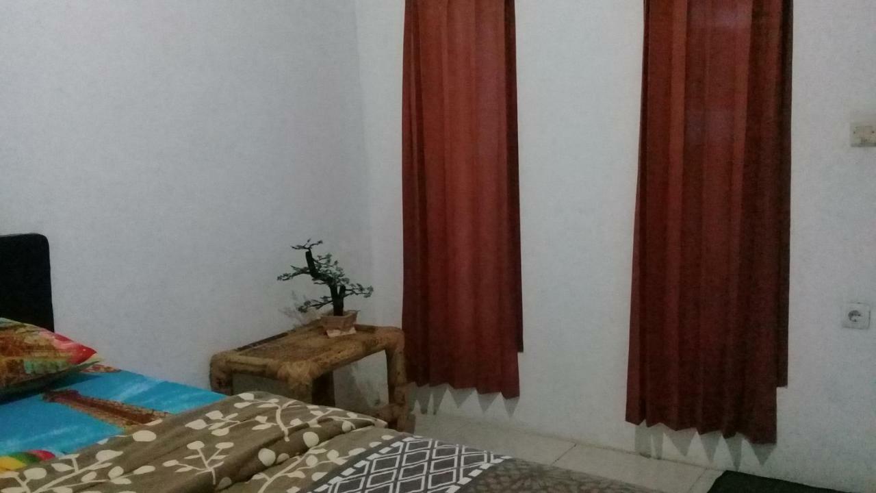 Ramdan Homestay Kuta  Екстериор снимка