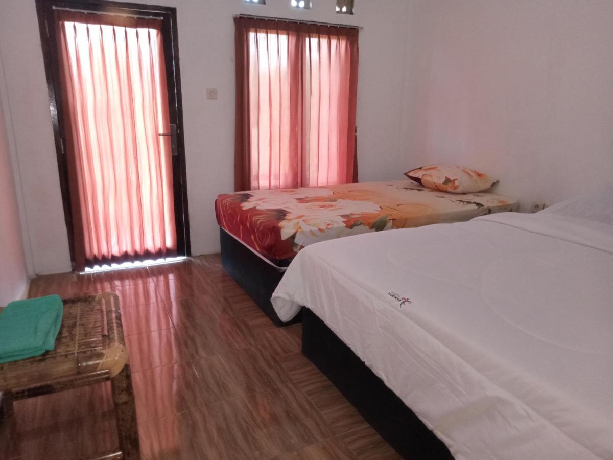 Ramdan Homestay Kuta  Стая снимка